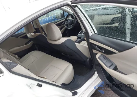 2022 Subaru Legacy Premium z USA, uszkodzony, nr VIN 4S3BWAF65N3016869